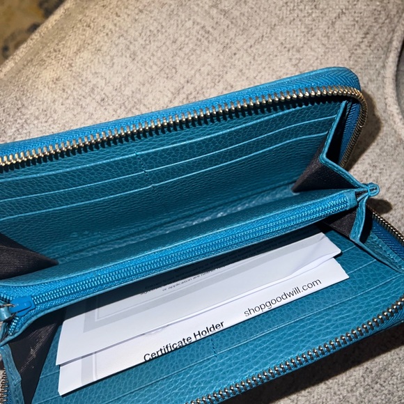 Vintage Gucci Wallet - Picture 2 of 4